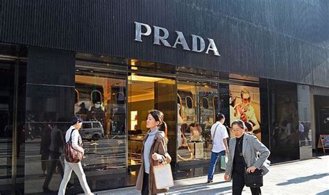 prada customer service hours
